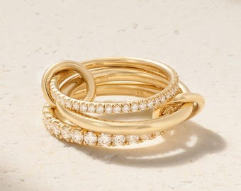 Anel de ouro amarelo 14K com diamantes e elos múltiplos, aliança marcante para usar em conjunto com outros anéis.