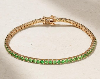 Pulseira de tênis em ouro 14K com esmeralda, lapidação redonda de 2,88 quilates, pureza VVS, 2 mm de largura.