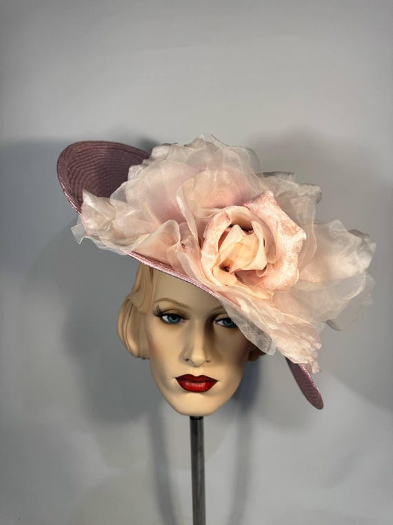 Royal Ascot, Light Pink Parasisal Headpiece, Fascinator With  display picture 3