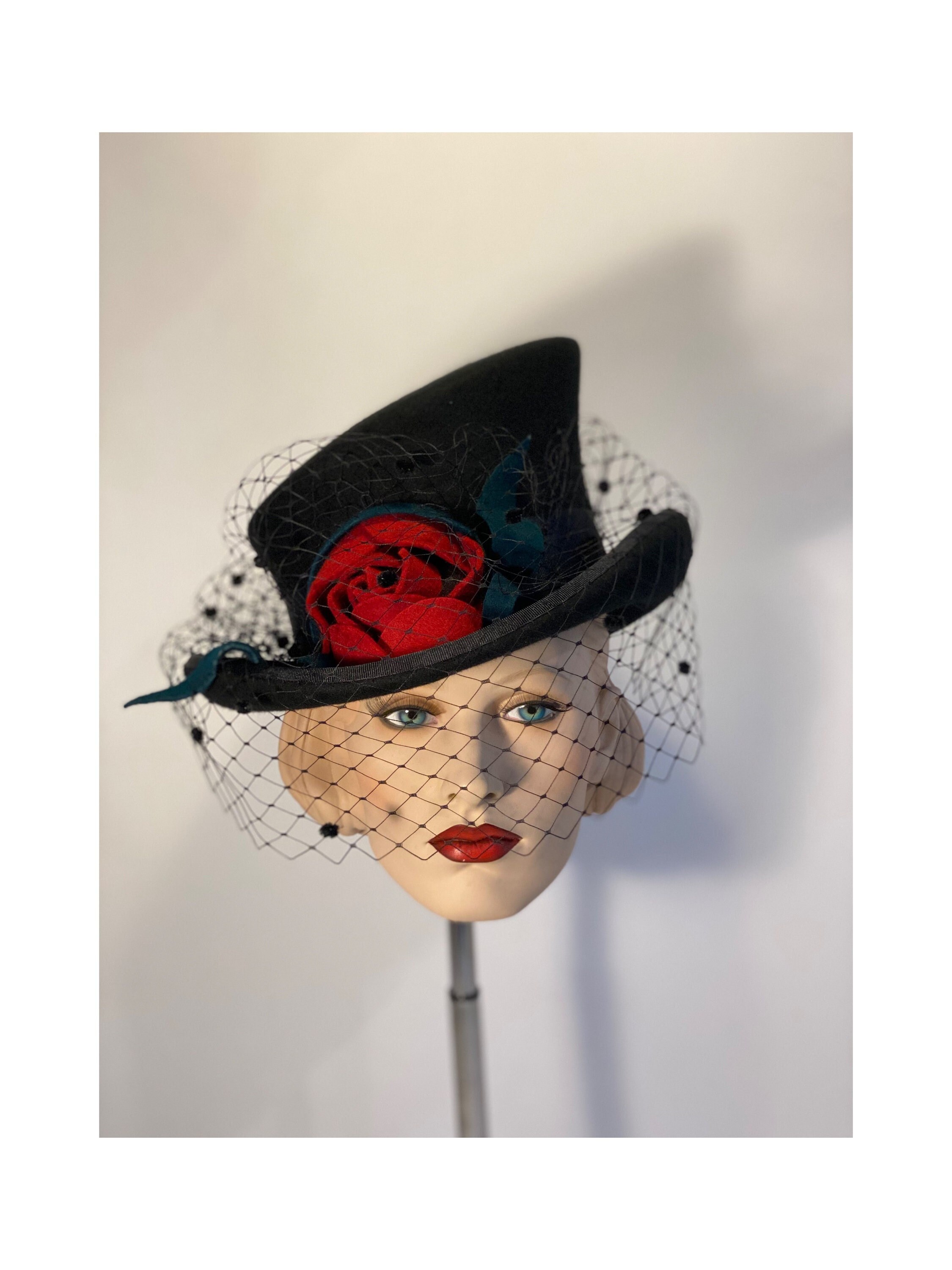 Antique 1912-20 Satin Silk Asymmetric Hat Sz S as is. Great for costume party Museum Deaccessioned 1930s Lazarus Custom Silk Hat ~ Vintage  main image 4