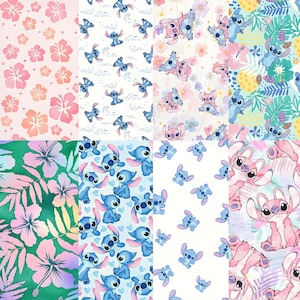 Puede incluir: Un collage de ocho patrones de tela distintos con los personajes Stitch y Angel. Los dise&ntilde;os incluyen flores de hibisco rosas, figuras de Stitch azules sobre blanco, Stitch y Angel con motivos florales, hojas tropicales y patrones de Angel.