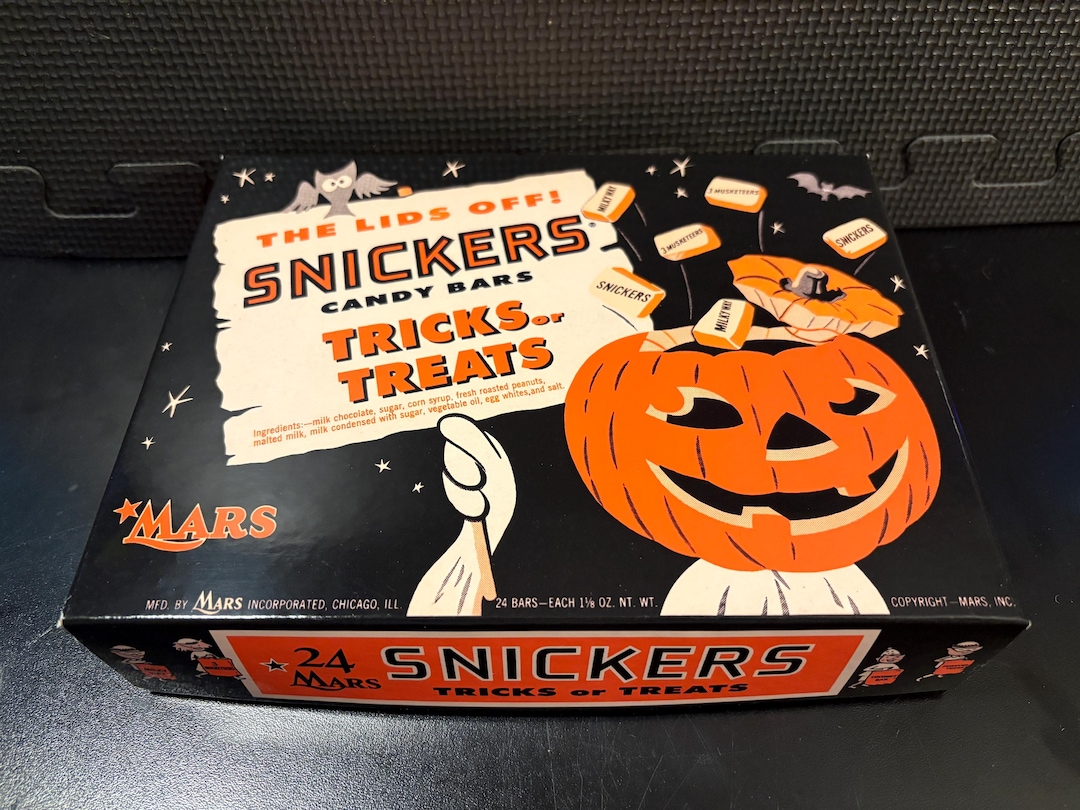 Snickers Variations 1950's Snickers (halloween, Variation #3) - Empty Custom Design Display ...