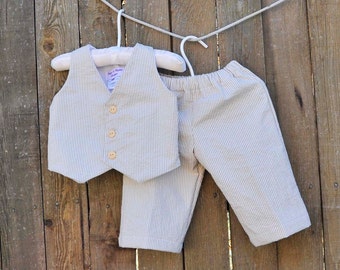Boys Khaki Seersucker Suit, Ring Bearer outfit Pants or Shorts with Vest in many colors for Beach Weddings, Photos, dedications