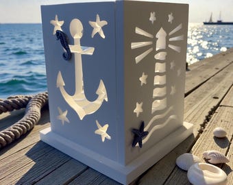 Maritime Laterne Anker & Leuchtturm | Deko Meer | Küstenstil Windlicht | Handgemachte maritime Deko | Geschenk für Meerliebhaber