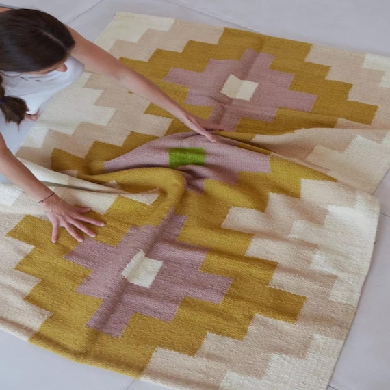 Handgewebter Woll-Kelim: Geometrisches skandinavisches Design, Beige Elfenbein Senfgelb Lila