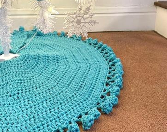 Chunky Crocheted Christmas Tree Skirt: Custom Color, 40-inch Full Size