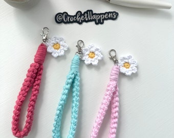 Crocheted Daisy Wristlet Keychain