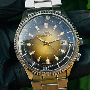 Vintage Orient Automatic Diver Watch: Sunburst Gradient Dial, 21 Jewels (39mm)