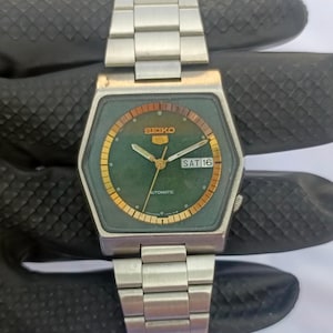 Vintage Seiko 5 Green Dial Automatic Watch - Hexagon TV Case