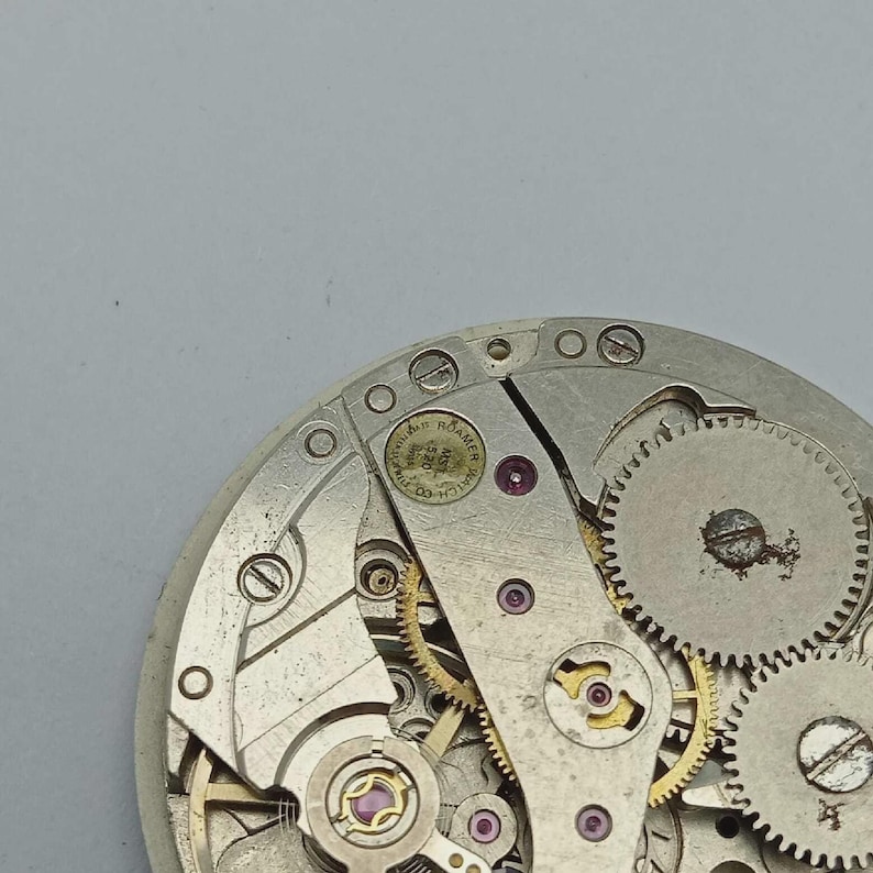 Elegant Vintage Roamer MST 520 Manual Winding Watch Movement for Parts