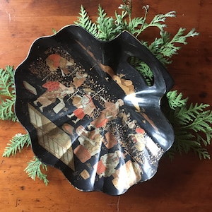 Antique crumb tray shell shaped bowl Victorian paper mache tea harvest scene c. 1800s
