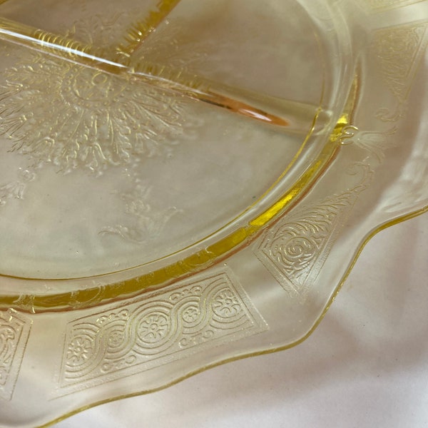 Yellow Princess Plate, Anchor Hocking Divided Plate c. 1930s Yellow Depression Glass Coloured Glass Platter Home Entertaining Holiday Party