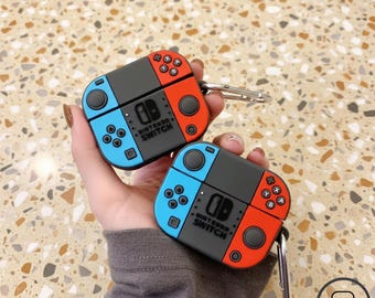 Funda retro 3D para AirPods de consola de juegos: funda nostálgica de los 90 para auriculares gamer, funda de silicona para dispositivos arcade, regalo para un novio friki, accesorio de escritorio.