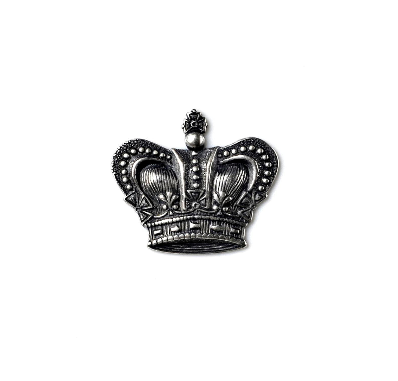 брошь в виде короны. форма короны. пин корона. Trifari crown brooch green. пин корона.