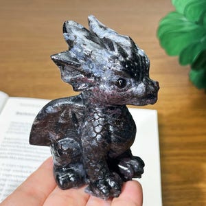 Dragón de piedra de fuegos artificiales natural de 8,1 cm (3,2 pulgadas), dragón de cristal de cuarzo, estatua de cristal, dragón de cristal, decoración del hogar, sanación con cristales, regalo de cristal