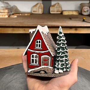Röd Julstuga - Keramisk Aromaoljebrännare och Värmeljushållare