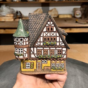 Green Turret Townhouse - Ceramic Aroma Oil Burner and Tea Light Holder