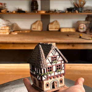 Handgjort Tiny House – Keramisk Värmeljushållare Aromdiffusor Tysk Stil