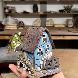 Handgjort keramiskt hus – Värmeljushållare och aromaoljediffusor