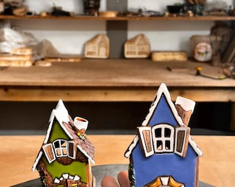 Handmade Tiny House – Ceramic Tealight Holder and Aroma Oil Diffuser