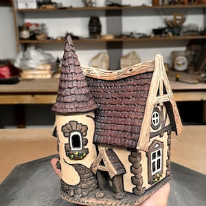 Handgjort Keramikhus – Värmeljushållare Aromdiffusor