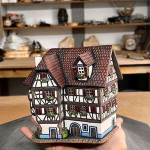 Handgjort keramiskt hus – Värmeljushållare för eterisk olja