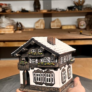 Handgjort Keramik Julbyhus – Värmeljushållare Aromdiffusor Rökelsebrännare Schweiz