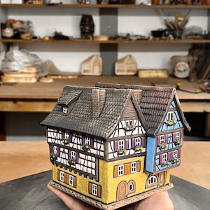 Handgjort keramiskt hus: Ljusstake och aromoljediffusor