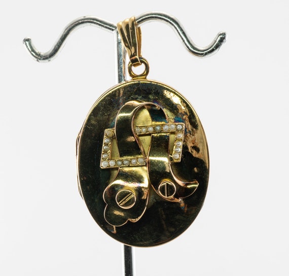 Art Nouveau Pendant Locket, Freshwater Pearls Gold
