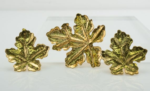 Tiffany and Co Leaf Brooch Pin, Vintage 18K Gold - image 10