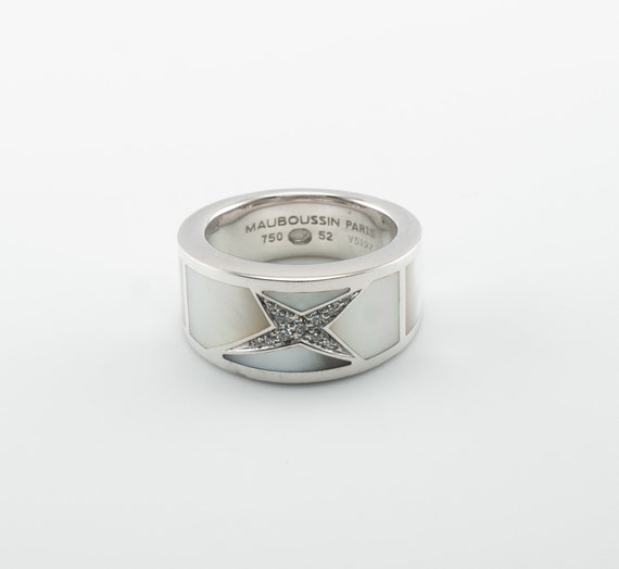 Mauboussin Diamond Star Ring, Mother of Pearl, Vintage 18K White