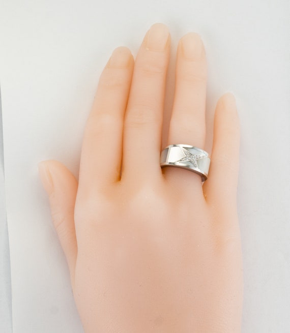 Mauboussin Diamond Star Ring, Mother of Pearl, Vintage 18K White