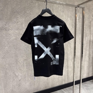 Camiseta blanca rota