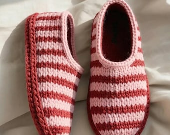 Modèles de chaussons au crochet, style marin, feutre rayé | Chaussures d'intérieur confortables en laine | Guide simple étape par étape | Idées cadeaux pour Noël | Téléchargement PDF