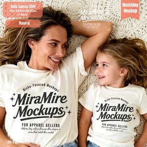 Puede incluir: Una madre y un niño con camisetas crema a juego con el logo "MiraMire Mockups". Las camisetas tienen el texto "Niche-Focused Mockups" y "FOR APPAREL SELLERS". La imagen es una maqueta de estilo de vida.