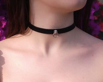 Lindo collar gargantilla de cuero, discreto collar para el día a día
