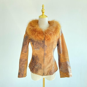 Vintage Brown Leather Jacket with Fox Fur Collar Women’s M | Distressed Pattern Winter Coat