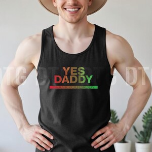 Camiseta "Sim, papai, obrigado, papai" - Regata retrô com estampa degradê de arco-íris