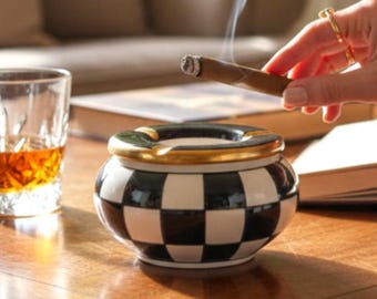 Handgefertigter Aschenbecher aus Keramik mit Deckel – Schwarz Weiß Gold – Einzigartiges Weihnachtsgeschenk für Ihn – Luxuriöses Wohndekor | 25 Urlaub Verkauf