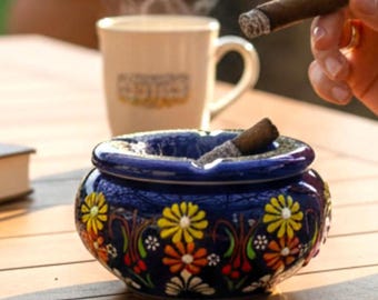 Handgefertigter winddichter Aschenbecher aus Keramik - 9 Farboptionen - Traditionelles Spitzenmuster | Türkische Keramik Geschenk | Dekorativ & Funktional