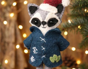 Patrón de adorno navideño de mapache en fieltro • PDF de peluche de animal de fieltro para hacer uno mismo • Patrón de costura de mapache del bosque • Tutorial fácil de manualidades con fieltro