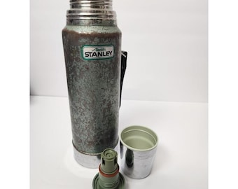Vintage Aladdin Stanley Thermos Green 1 Quart A944DH 80s USA with handle