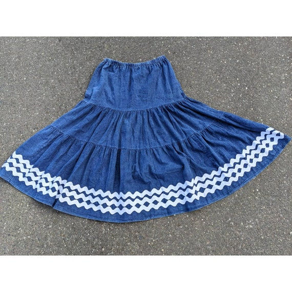 Elevated Elegance: Tiered Denim Maxi Skirt with Elastic Waist