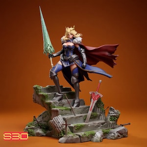 Puede incluir: Un juego de tres tazas de cerámica con un acabado mate moteado. Las tazas son de color crema, gris claro y gris oscuro. Cada taza tiene un diseño simple y minimalista.