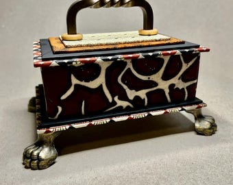 Primitive Chumky Box for Gifts, Treasures or Stash