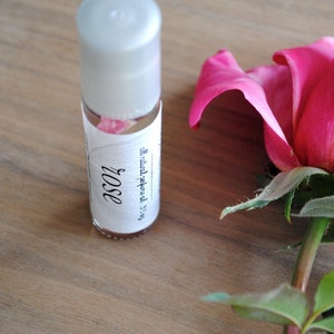 Rose All Natural Perfume Oil with Botanicals, Rose and Rose Petals image 3