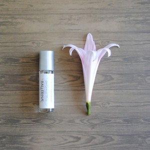 バレリーナ パフューム オイル、ロールオン パフューム スウィート フェミニン フレグランス