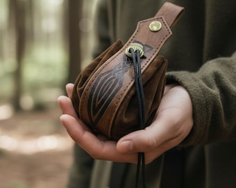 Medeltida bältespåse – Dragskoväska i PU-läder med keltiskt knutmönster – Renaissance Faire Viking Cosplay LARP-tillbehör