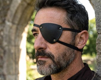Medieval LARP Eyepatch with Metal Rivets – Comfortable PU Leather Single Eye Patch for Renaissance Faire