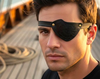 Parche de pirata para disfraz – Correa ajustable de piel sintética – Accesorio vikingo para ferias renacentistas – Estilo medieval en relieve